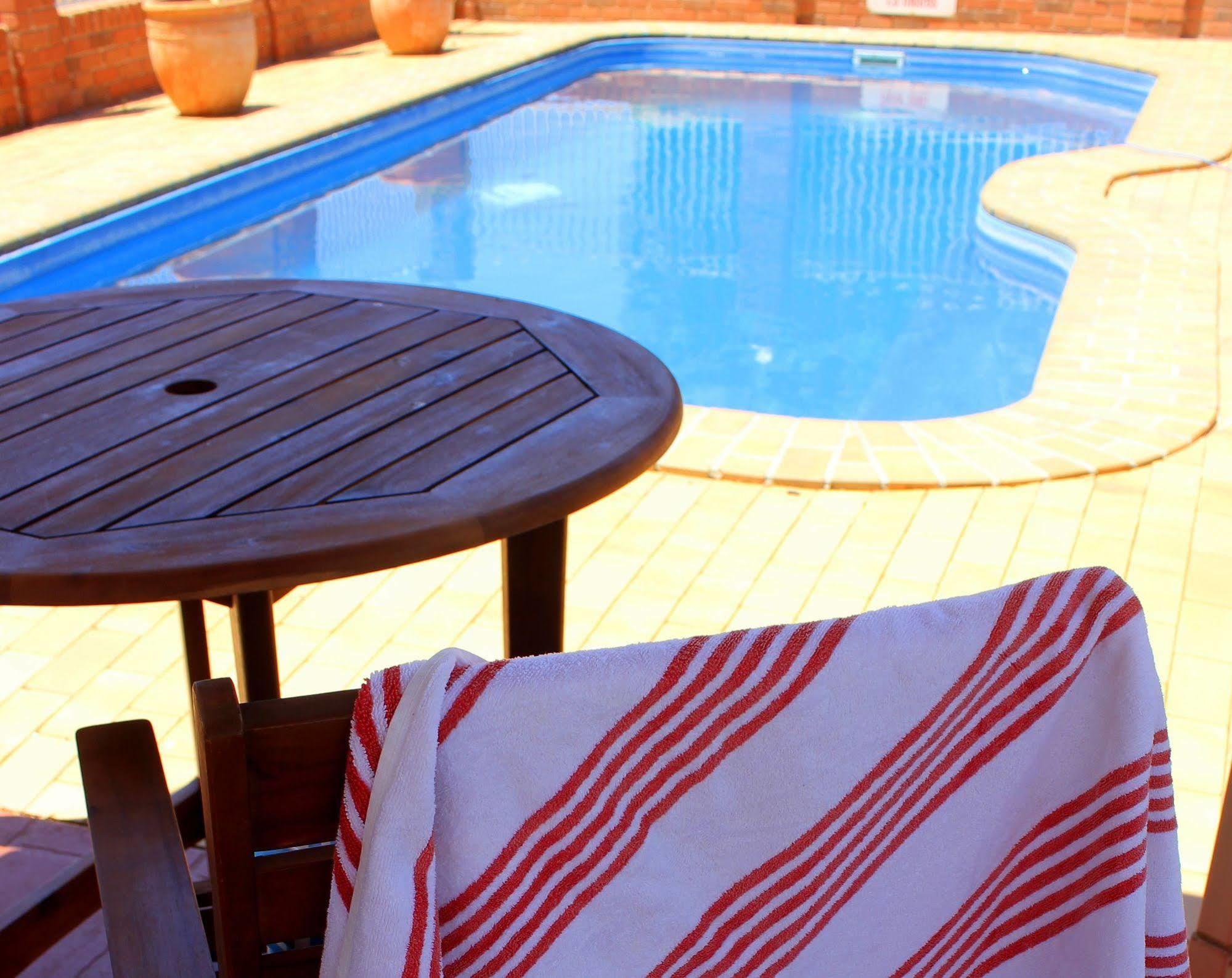 Roma Mid Town Motor Inn Esterno foto